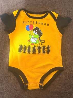 MLB Pittsburgh Pirates Pirate Parrot Mascot Baby Ringer Bodysuit 3/6M